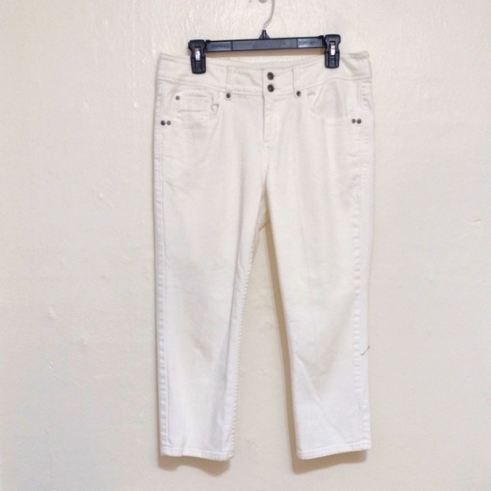 Tommy Bahama White High Rise Slightly Distressed Crop Jeans Size 10